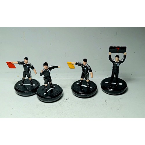 Zeugo Handpainted Referee figures with new Adidas stripes